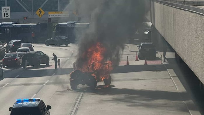Departures level shut down at Fort Lauderdale airport due to vehicle fire