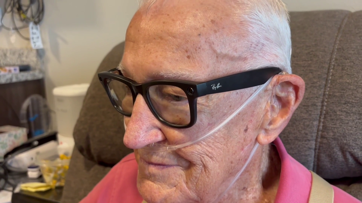 Legally blind Florida man uses smart glasses to enhance life