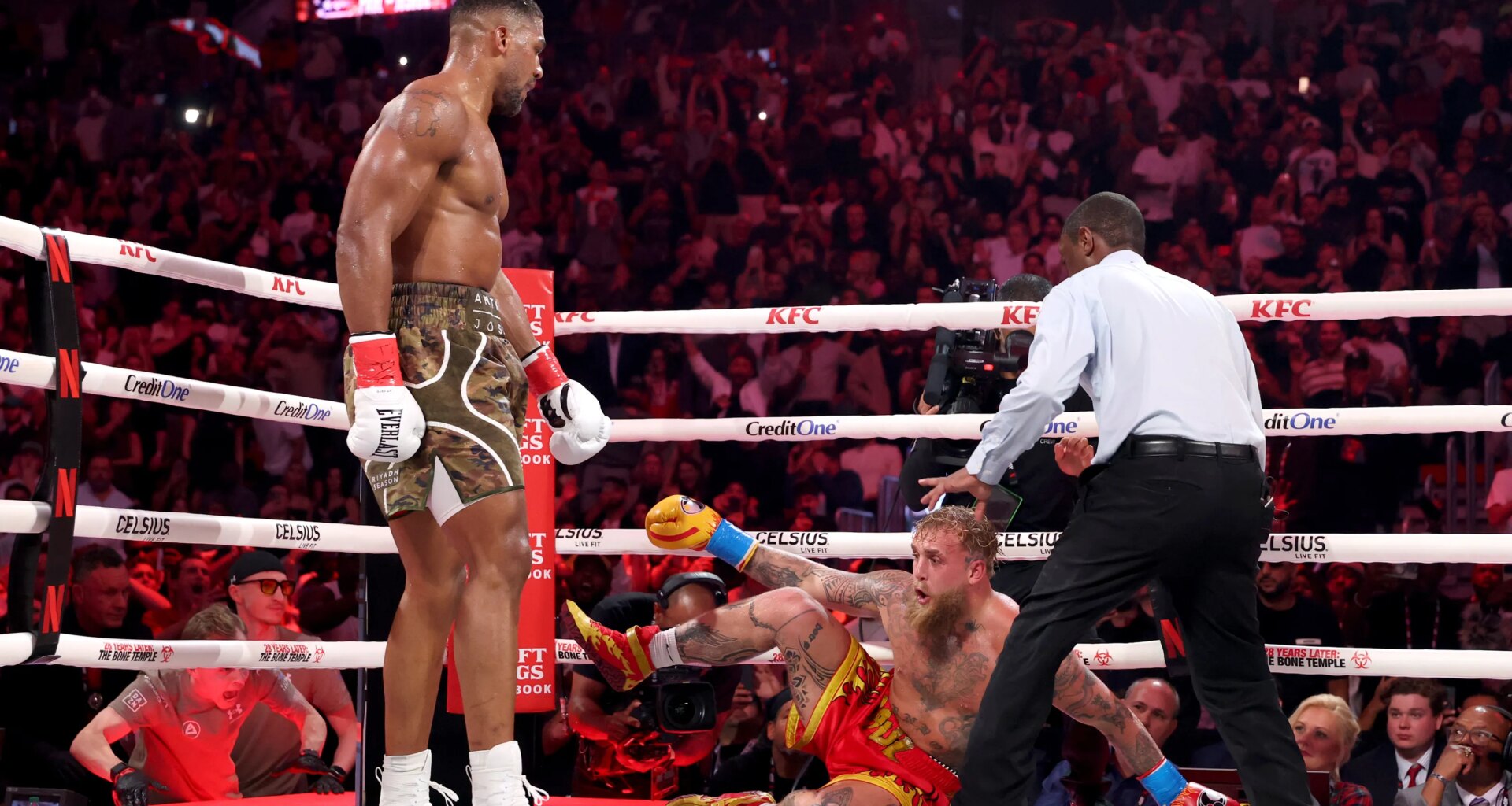 Anthony Joshua def. Jake Paul: Best photos from Miami