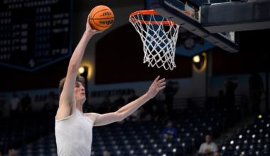 Olivier Rioux, Florida's 7-foot-9 center, makes college basketball history with slam