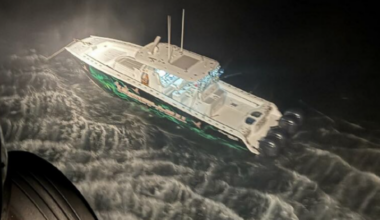 Coast Guard searching for missing boaters