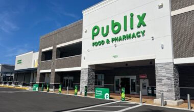 Christmas Day shopping in Central Florida: Which stores are open?