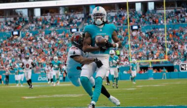 Dolphins win behind Quinn Ewers' 2 TDs, defensive takeaways