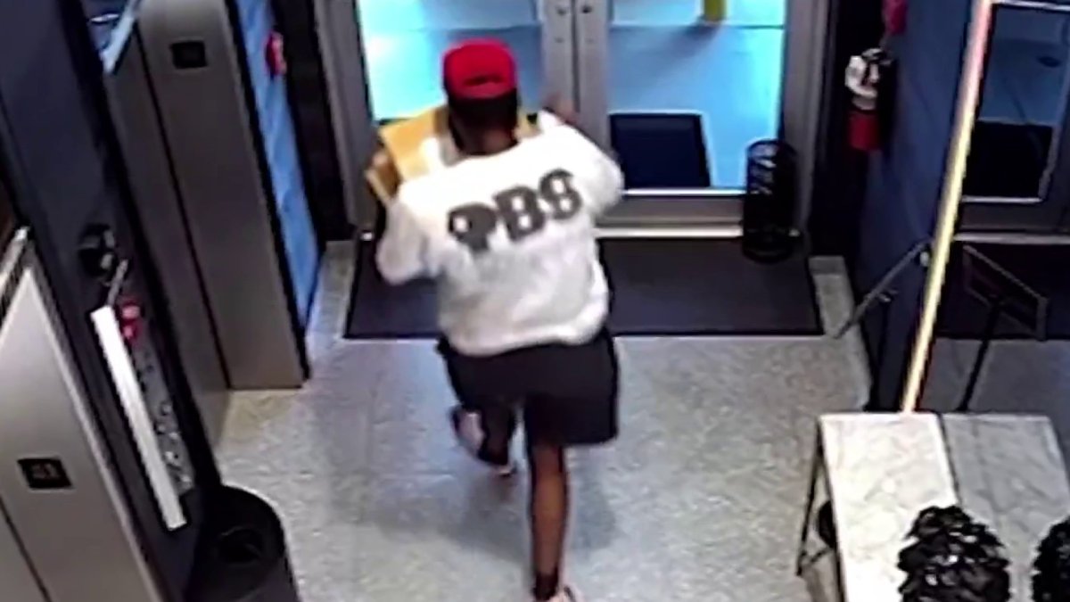 Delivery driver drops off food, then steals packages at Miami building – NBC 6 South Florida