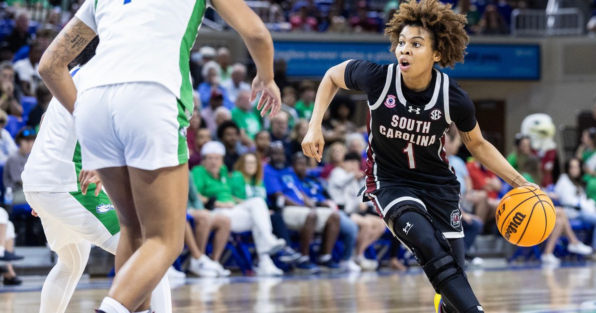 No. 3 South Carolina overpowers Florida Gulf Coast 105-43 :: WRAL.com