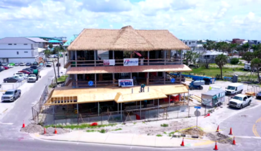 Fort Myers Beach sees bustling crowds, reminiscent of pre-Ian days | Lee County