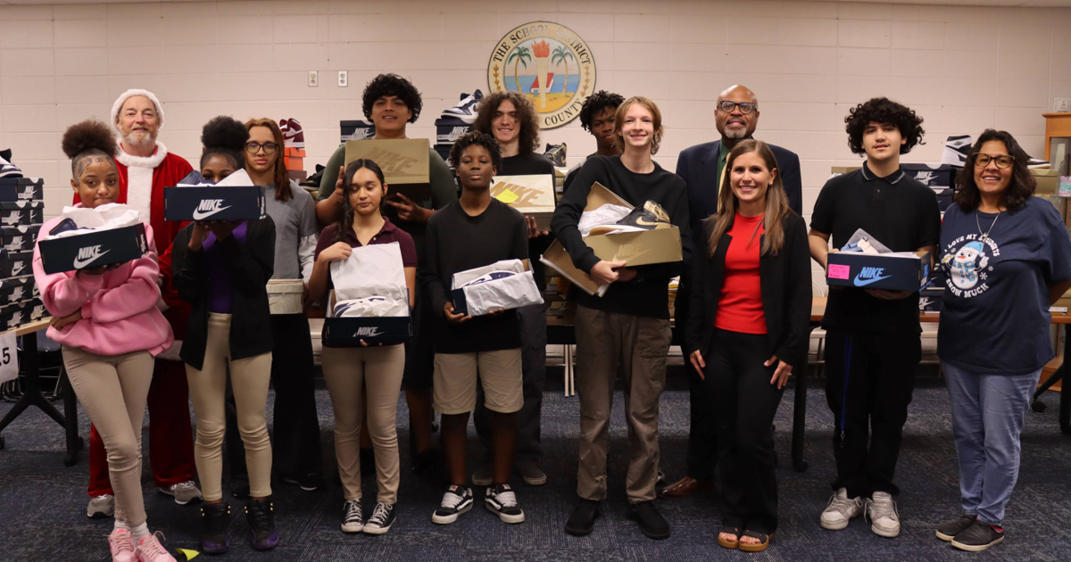 United Way surprises Lee County students with new shoes | Lee County