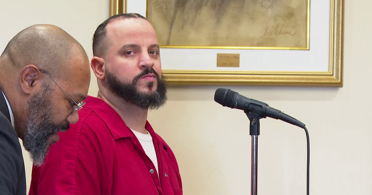 Man pleads guilty to assaulting teen at bus stop in Florida | Lee County