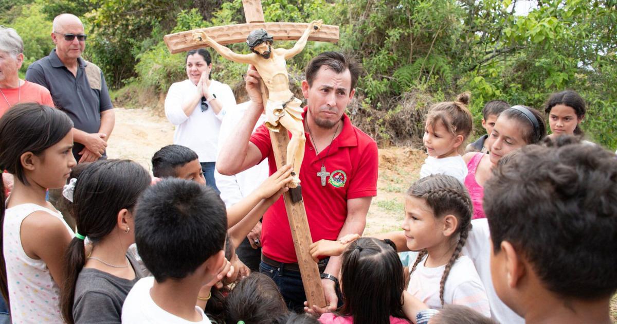 Crucifix finds new home in Honduras | Palm Beach