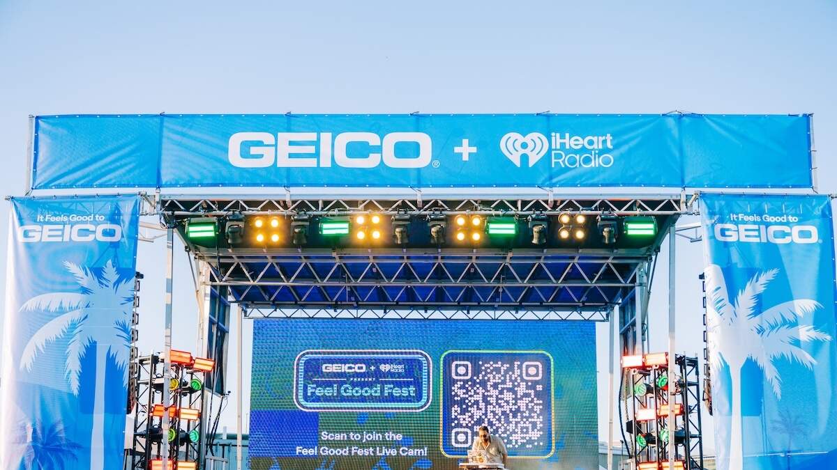 Bailey Zimmerman Gives All The 'Feel Good' Vibes During Orlando Show