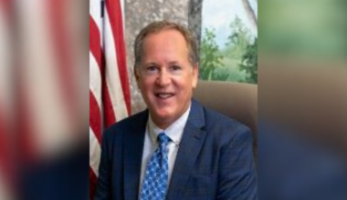 Fort Myers Beach councilmember announces retirement | Lee County