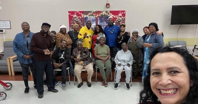 Local carolers bring Christmas joy to seniors at adult day care center in Miami | Health Wellness