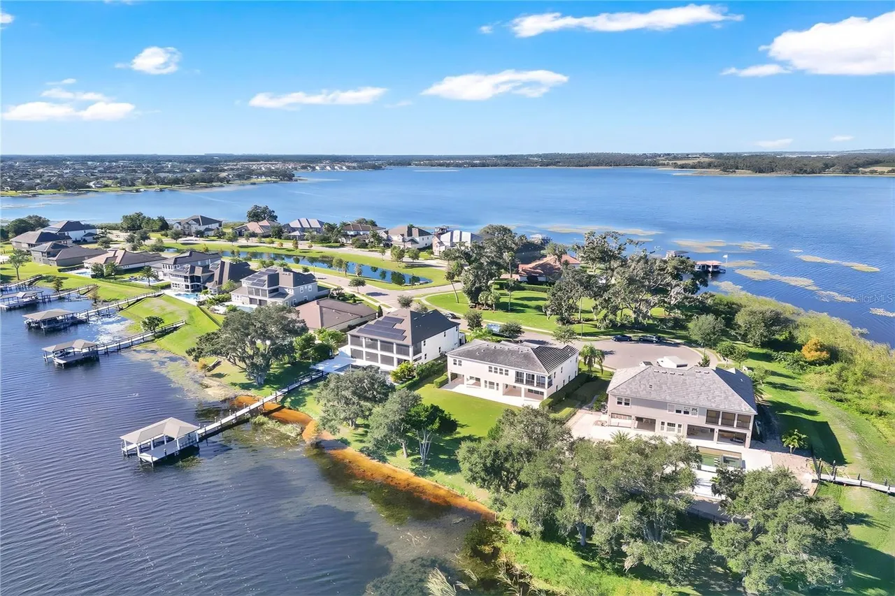 A home on Winter Garden's peninsula cul-de-sac is now for sale