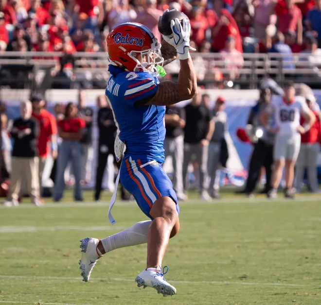 Florida Gators wide receiver Eugene Wilson III (3) hauls in a reception in the first quarter in an NCAA football game, Saturday, Nov. 1, 2025, at EverBank Stadium in Jacksonville, Fla. [Doug Engle/Florida Times-Union]