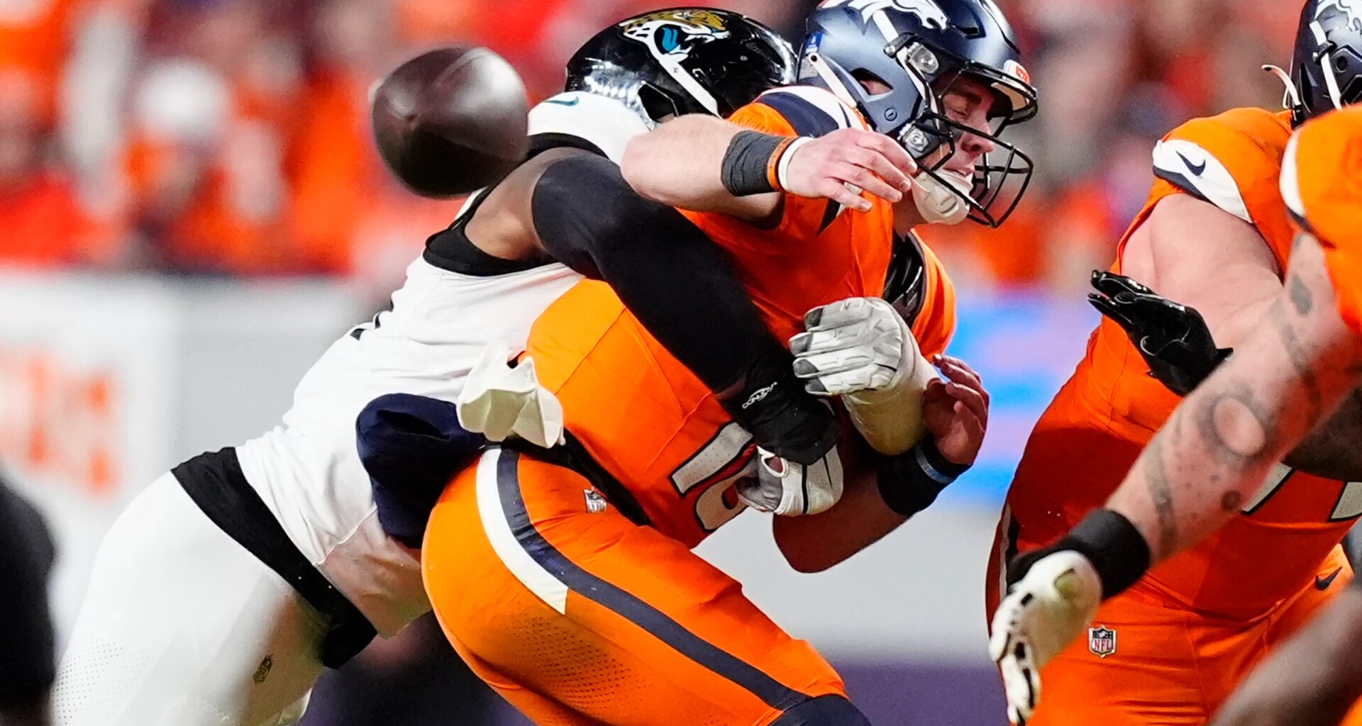 Jaguars upset Broncos, snap Denver's 11-game winning streak