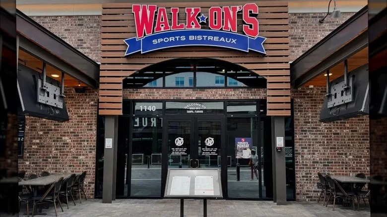 The exterior of Walk-On's Sports Bistreaux in Tampa