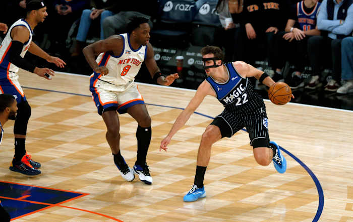 Magic forward Franz Wagner leaves game with lower left leg injury against Knicks