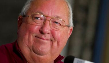 Gene Deckerhoff hanging up headset after almost four decades with the Bucs