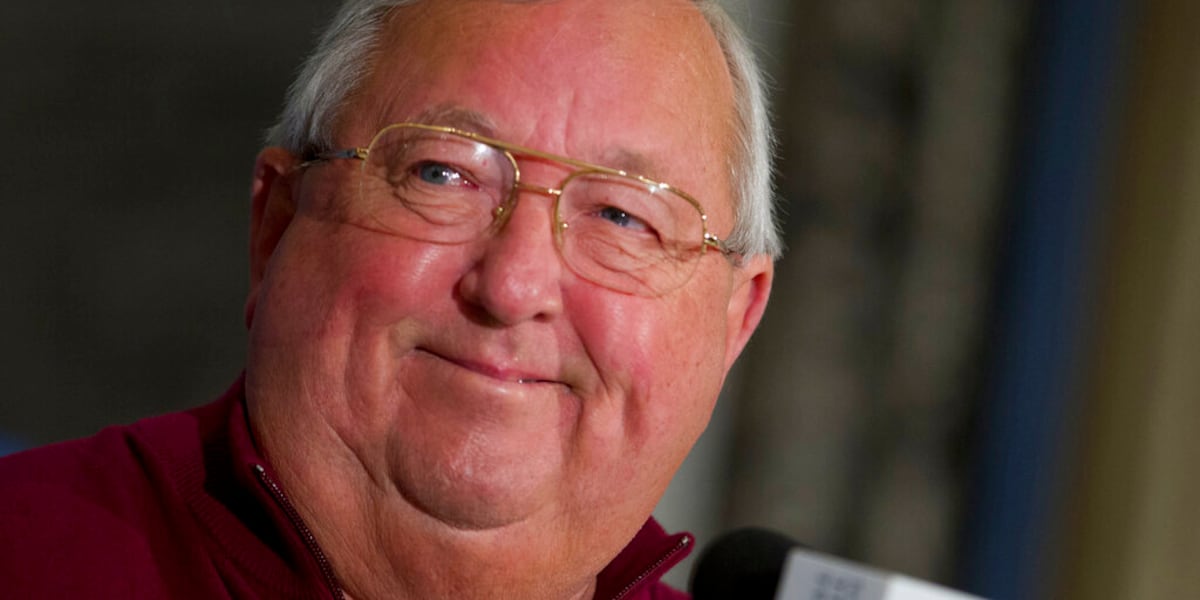 Gene Deckerhoff hanging up headset after almost four decades with the Bucs