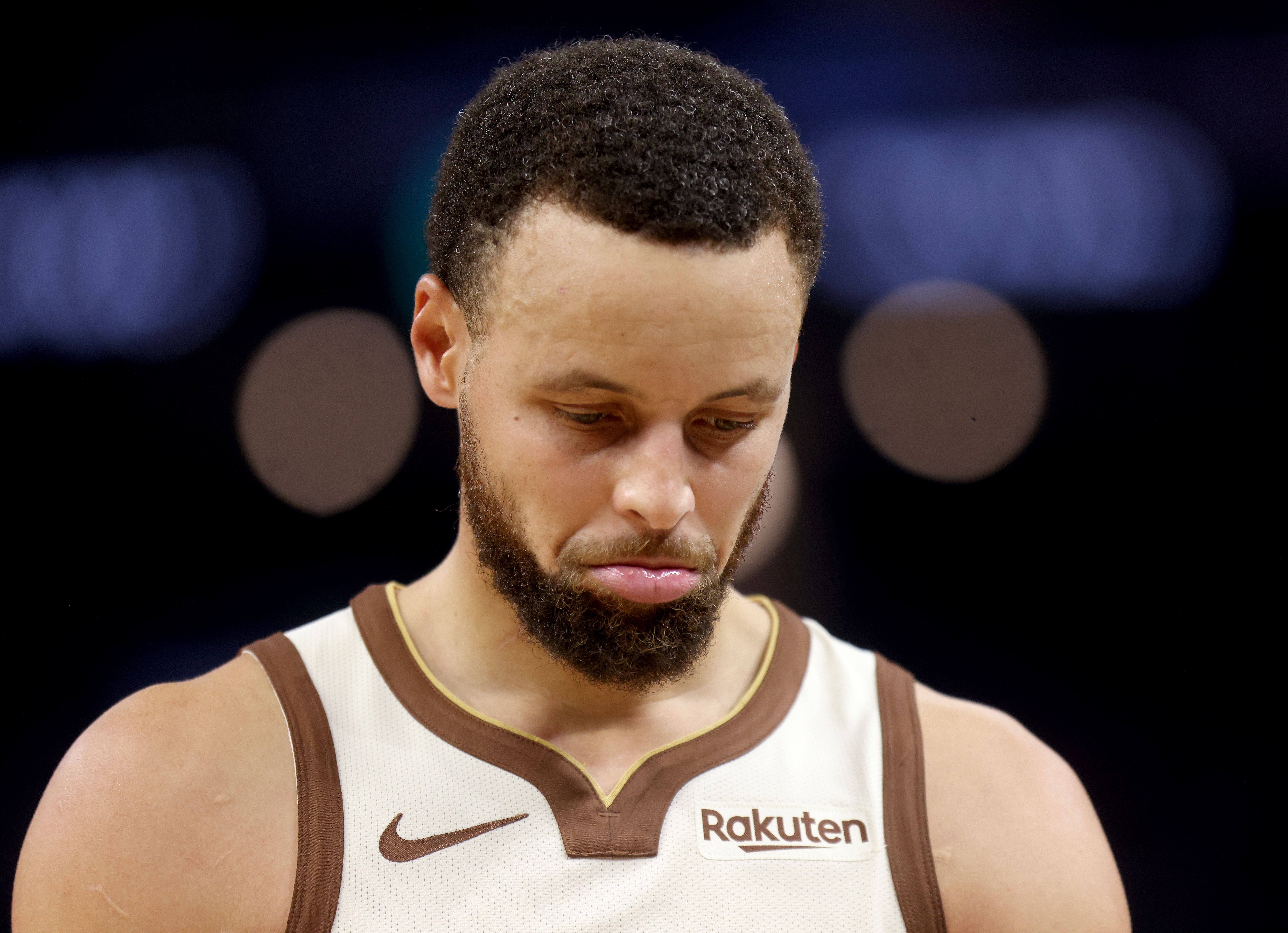 Golden State Warriors’ Stephen Curry #30 reacts in the second...