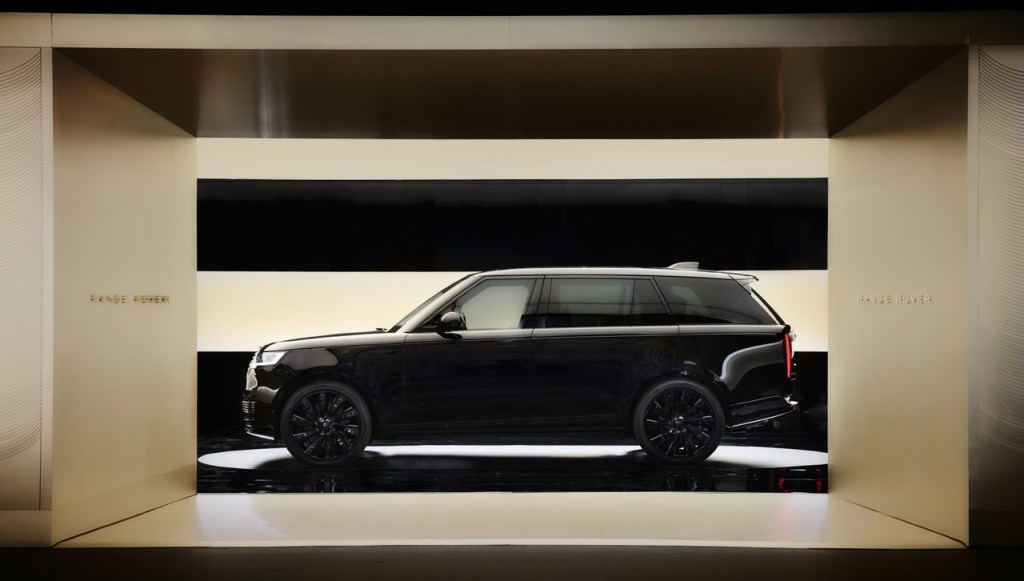 The Range Rover SV Black showing at Miami Art Week. 