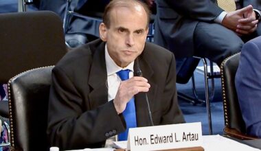 Federal judge lets ‘gag policy’ lawsuit move forward against Key Biscayne