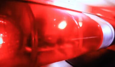 Crews rush to extinguish Broward house fire