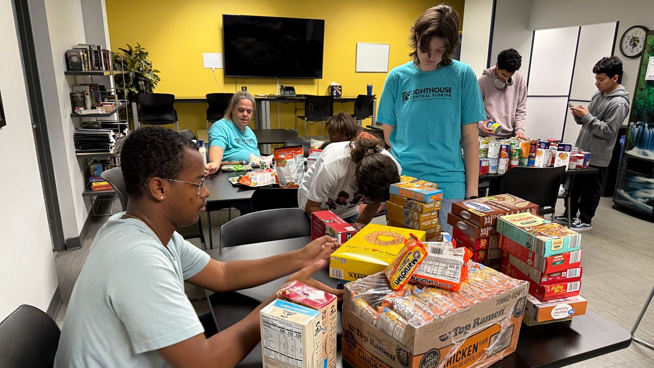 Lighthouse Central Florida teens organizing food