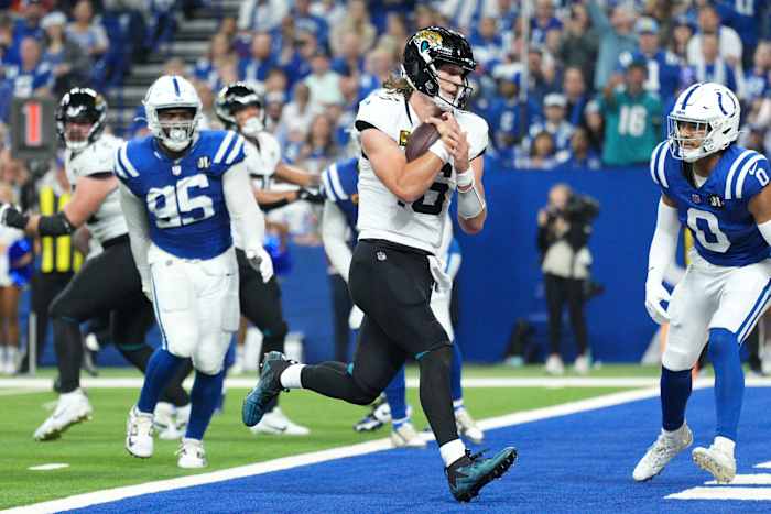 Trevor Lawrence runs for 2 scores as Jaguars close in on AFC South title with 23-17 win over Colts