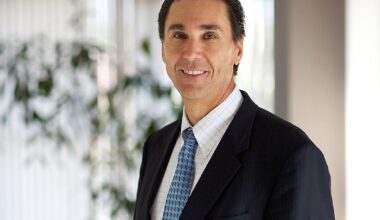 Lee Health CEO to step down