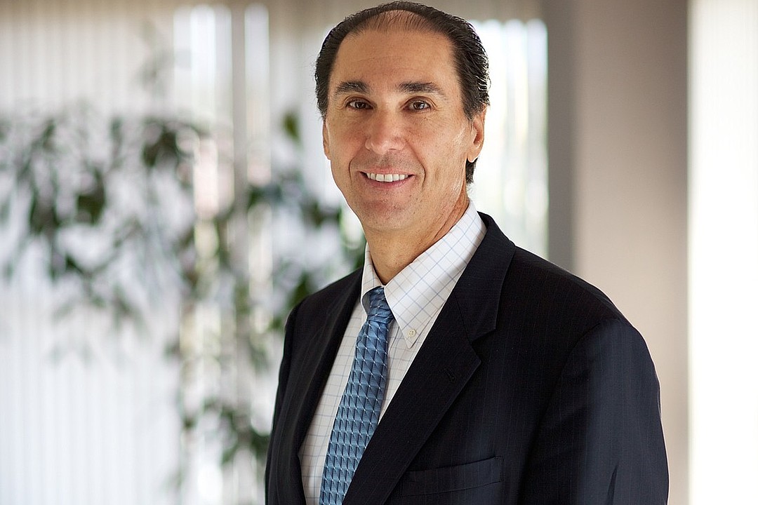 Lee Health CEO to step down