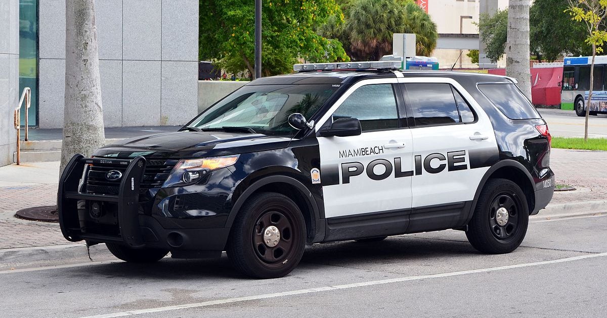 Man charged in Miami Beach hate-crime robbery after alleged antisemitic slur and assault, police say