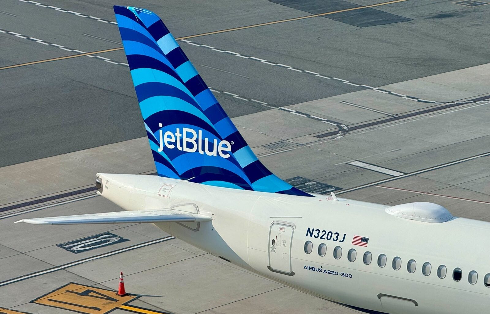 JetBlue offers first glimpse of JFK lounge