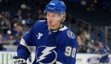 Tampa Bay Lightning, J.J. Moser reach eight-year extension