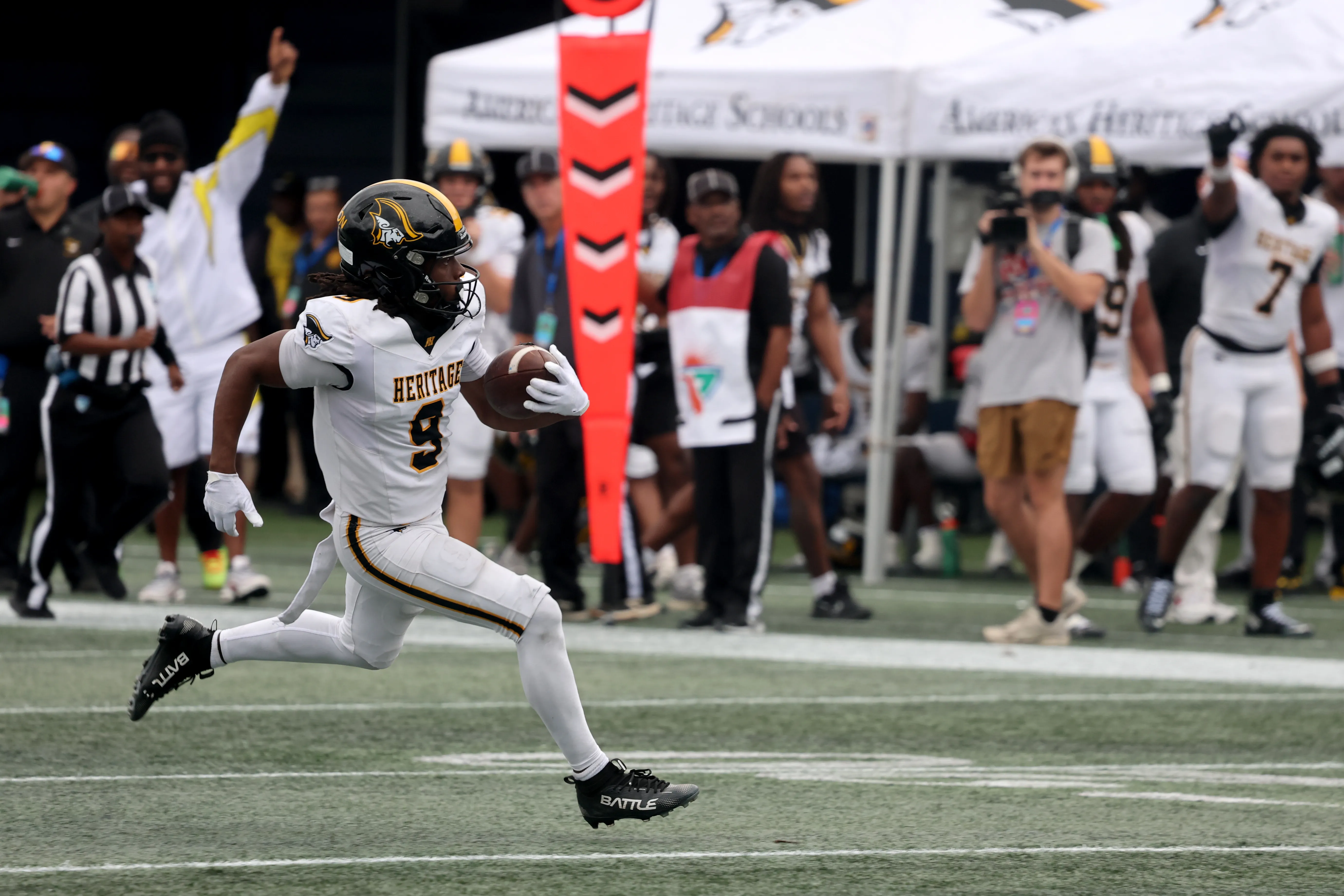 American Heritage High Schoolâs Jamar Denson scores against Jones High...