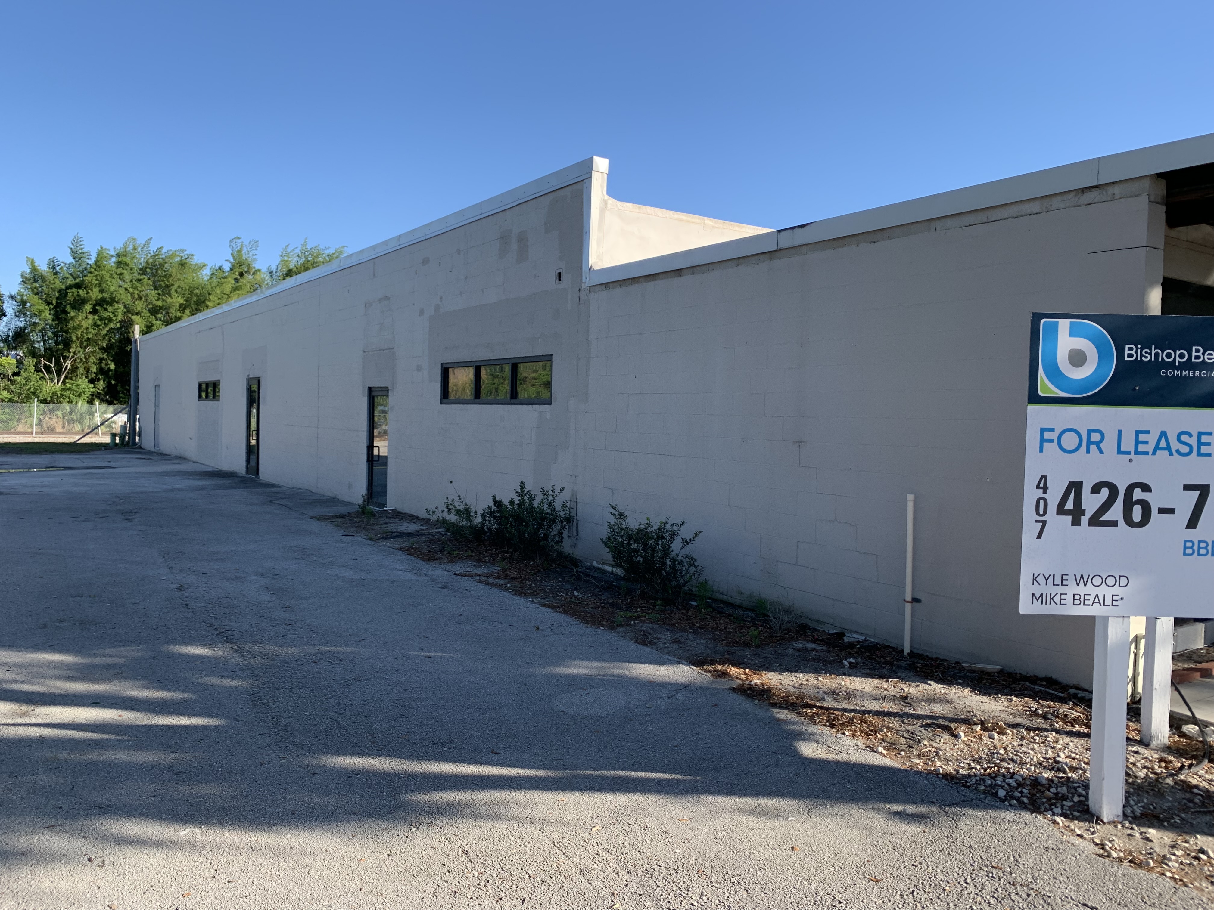 The wall facing the parking lot was a blank canvas...