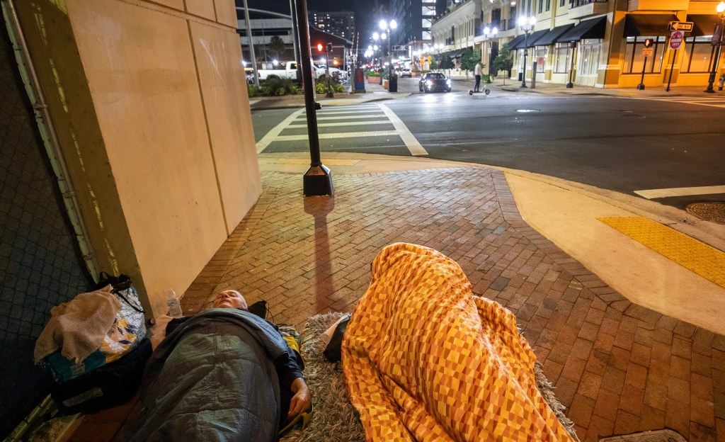 Central Florida expands shelter access amid cold front