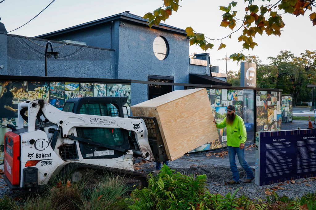 Orlando removes artifacts from Pulse building, marking major step in new memorial – Orlando Sentinel
