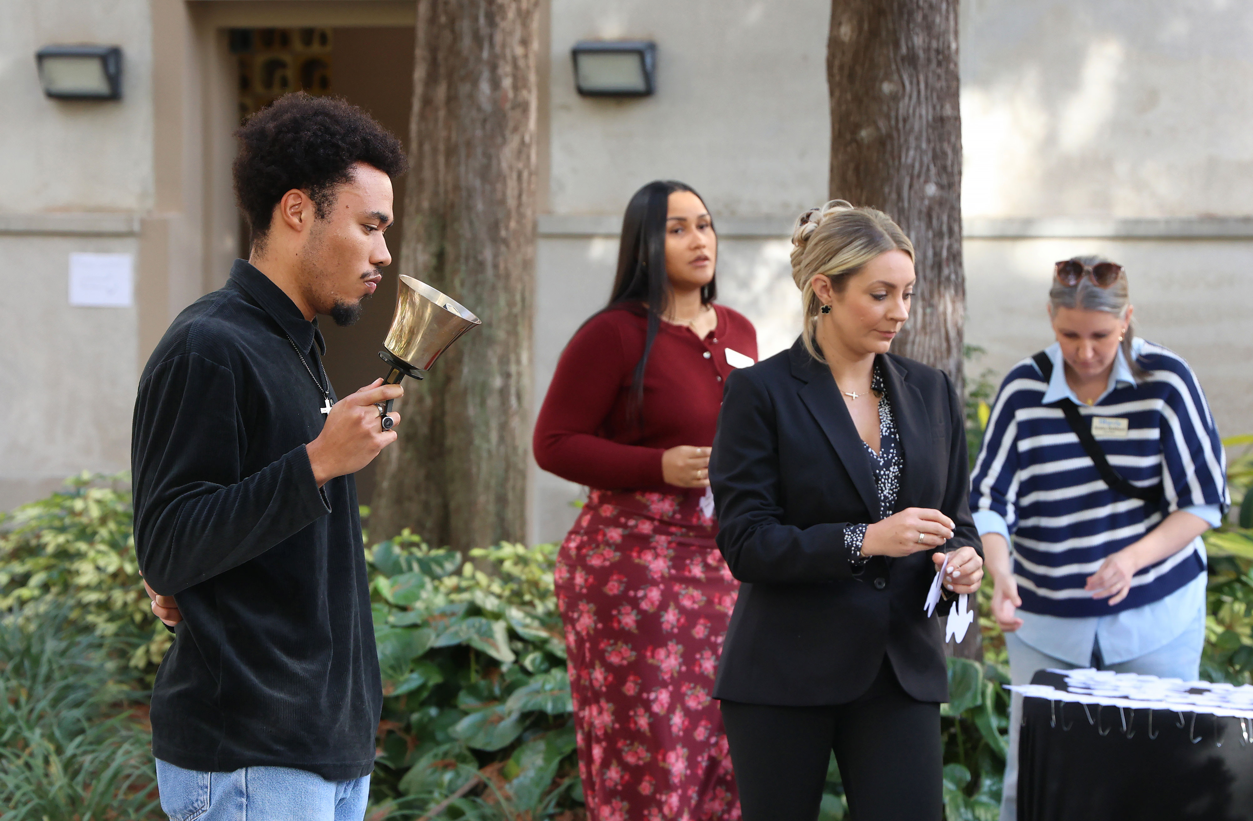 REMEMBERING THE HOMELESS â Jonathan Green tolls the bell in...