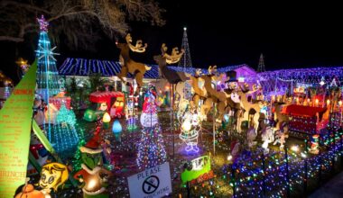 30 holiday light displays honored