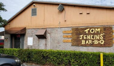 Tom Jenkins BBQ storefront