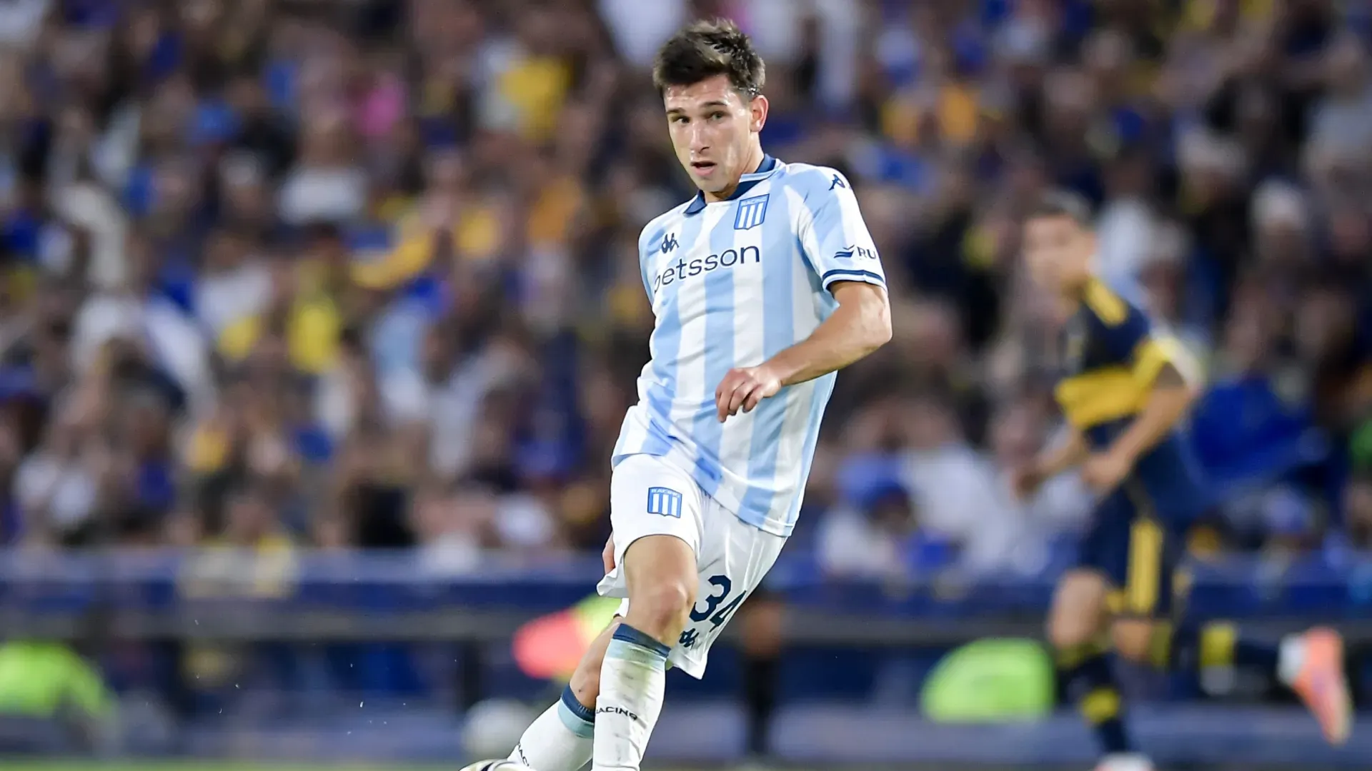 Argentine defender Facundo Mura playing for Racing Club.