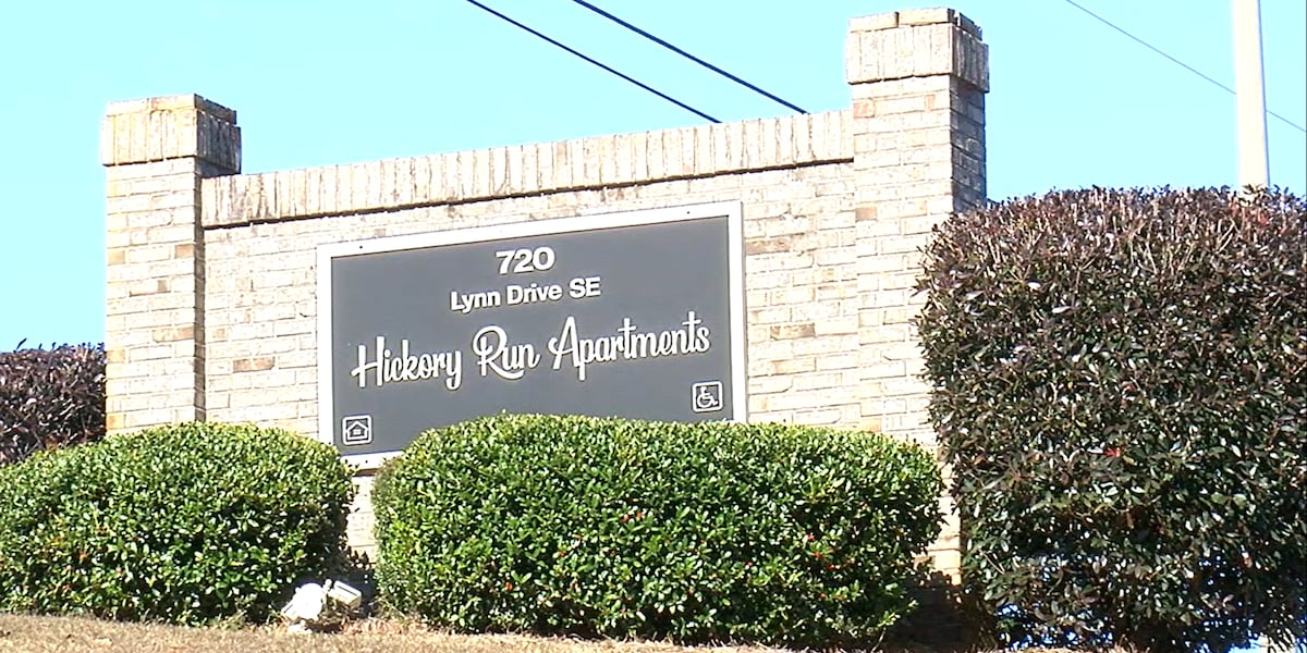 Police in Jacksonville searching for suspects involved in holiday shooting