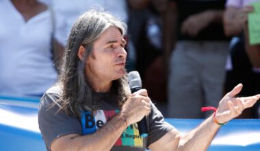 Pinellas teacher joins Democratic field seeking to unseat Rep. Luna