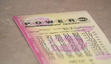 South Florida Powerball players try their luck ahead of Christmas Eve drawing