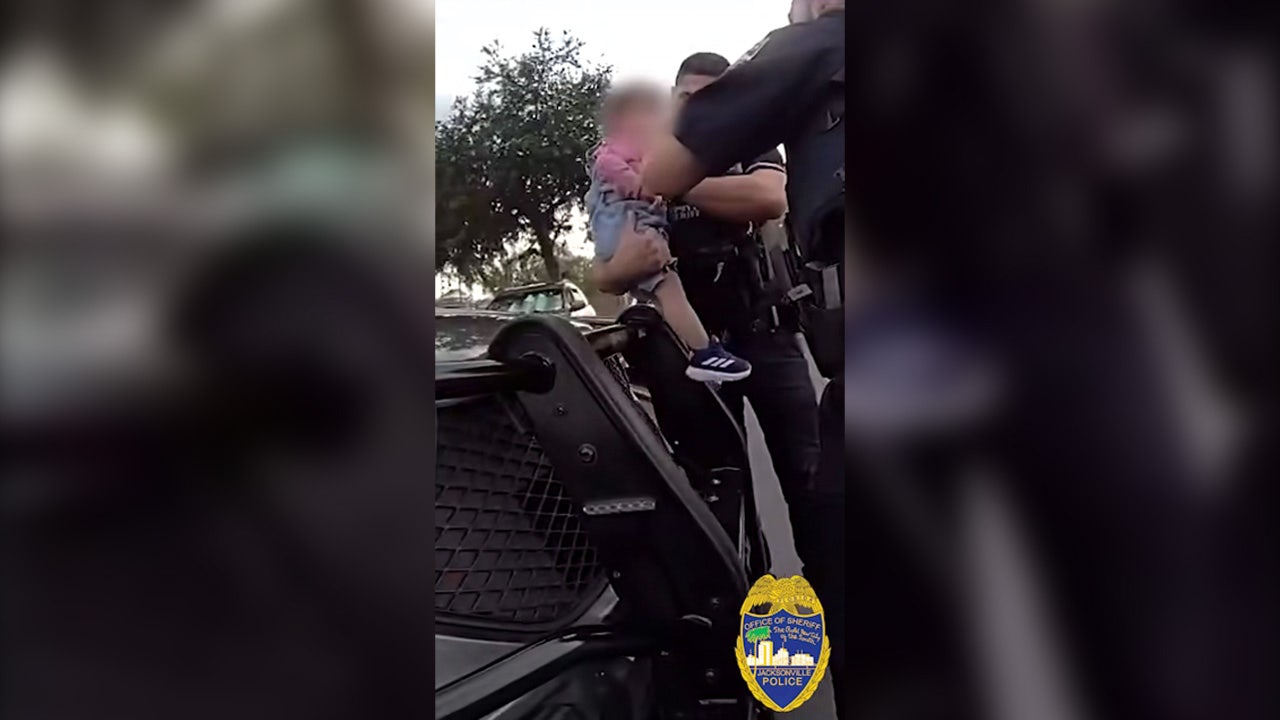 Video: Florida deputies smash window to rescue overheating child locked in minivan