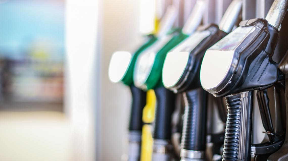 Florida gas prices continue declining ahead of millions driving for the holidays
