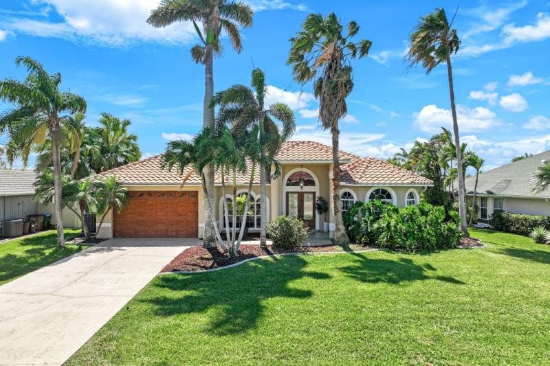 Real Estate Agent in Cape Coral, FL Observes Steady Buyer