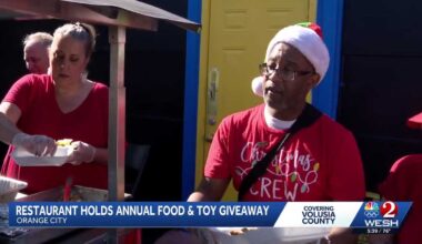 Florida restaurant hosts annual holiday food and toy giveaway