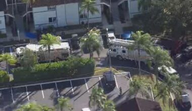 Davie fire leaves at least 1 person dead, officials say